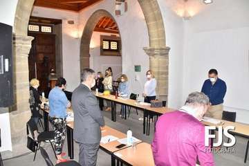 El Calero, con la voz de Pilar González, se posiciona contra la pandemia de la violencia machista/Francisco Javier Santana.